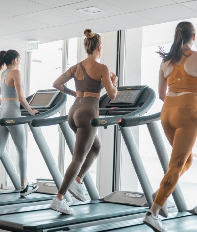 Salle de cardio et musculation
